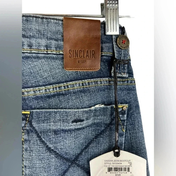 NWT Sinclair MFGRP. vassar the channel boot distressed jeans Size 27 - Picture 3 of 16